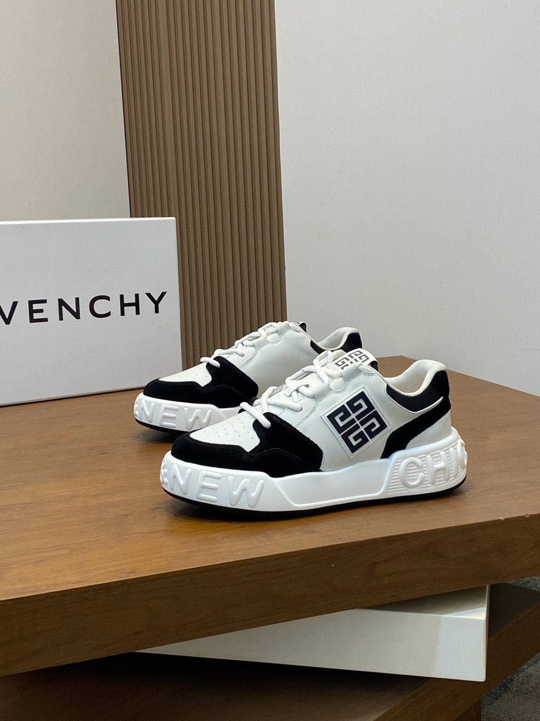 지방시 Givenchy 스니커즈