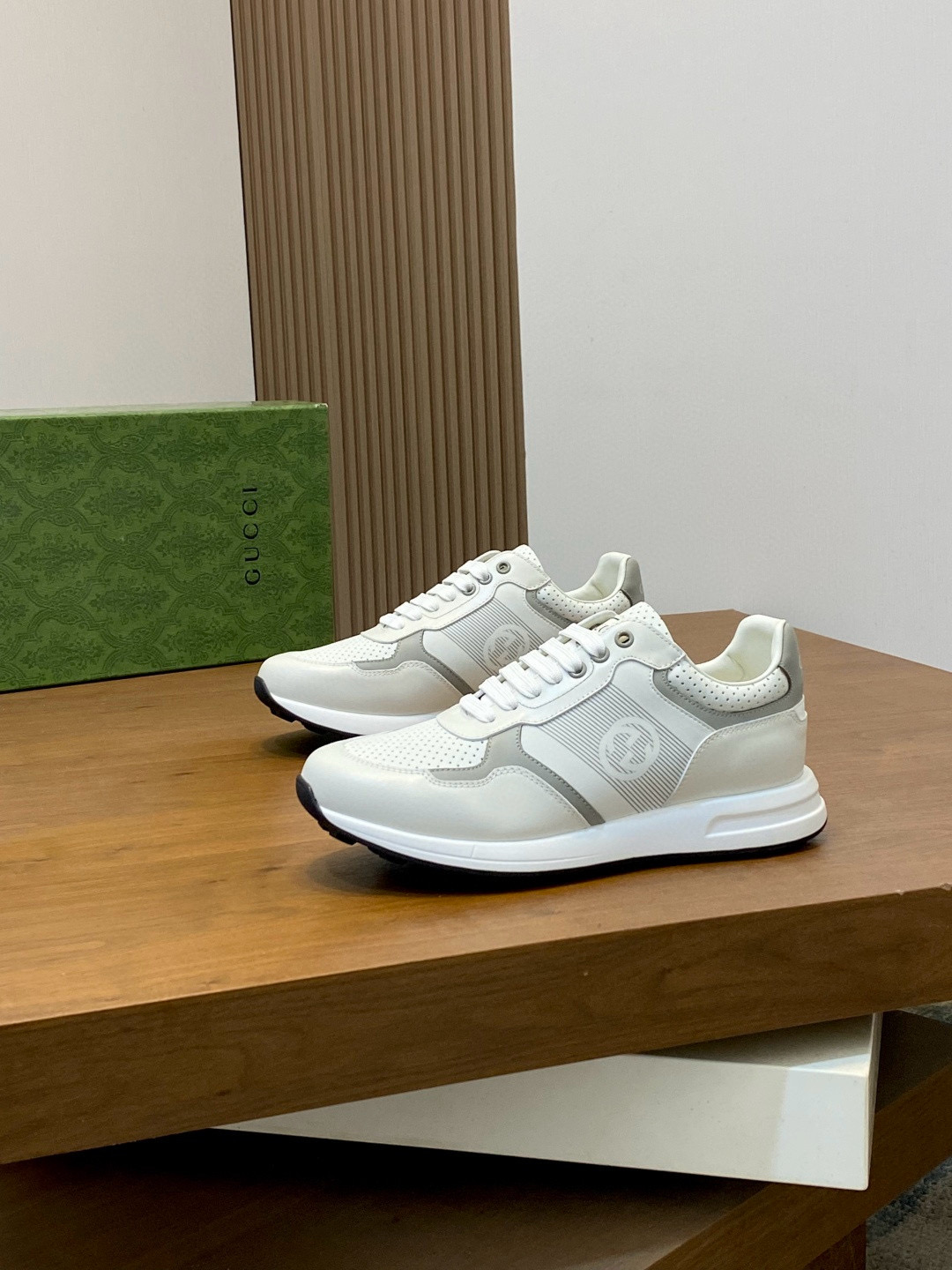구찌 Gucci 스니커즈