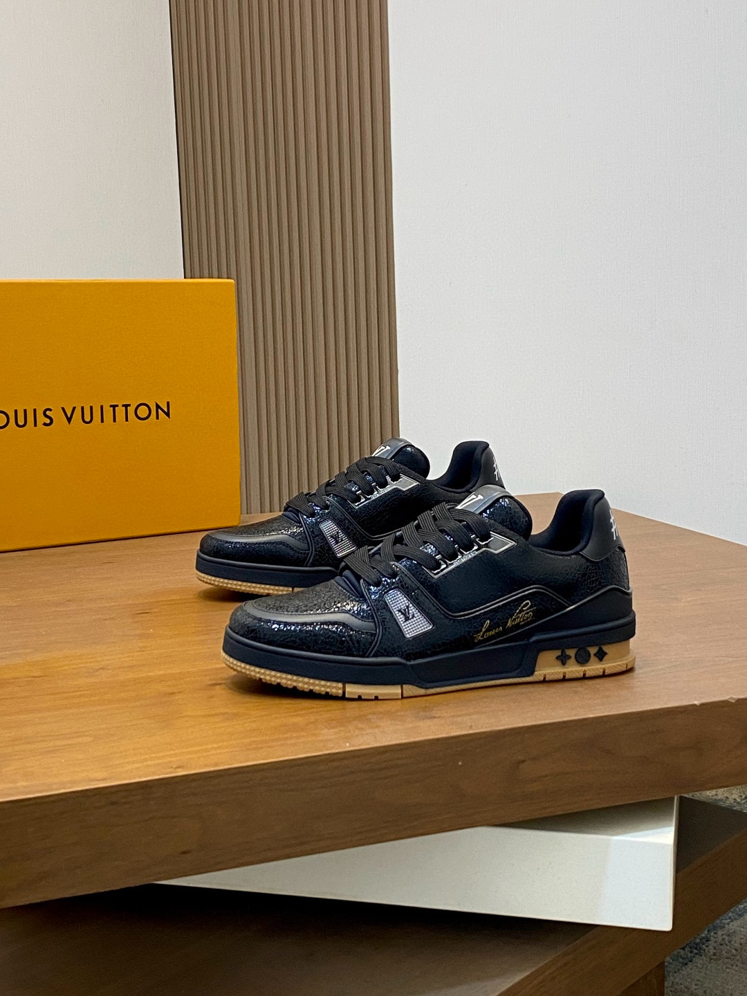 루이비통 Louis Vuitton Trainer 스니커즈