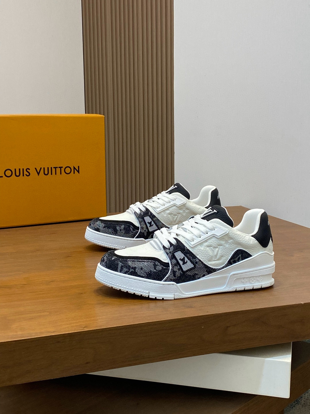 루이비통 Louis Vuitton Trainer 스니커즈