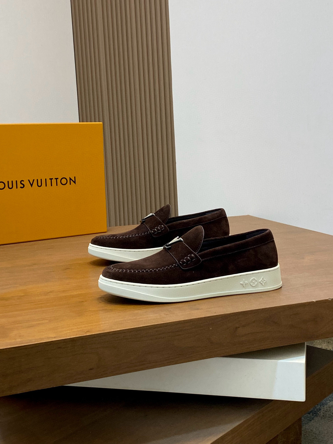 루이비통 Louis Vuitton 스니커즈