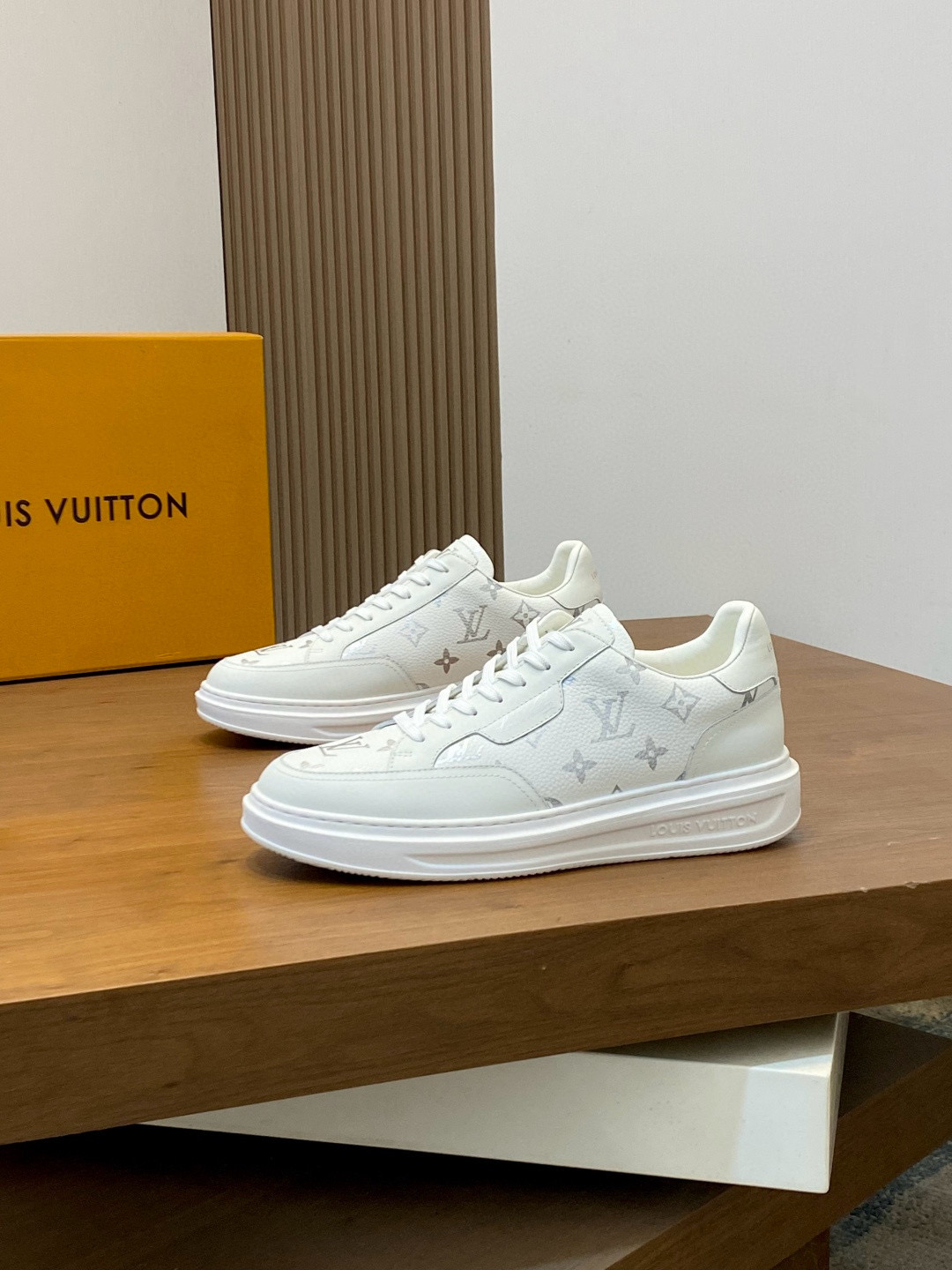 루이비통 Louis Vuitton 스니커즈