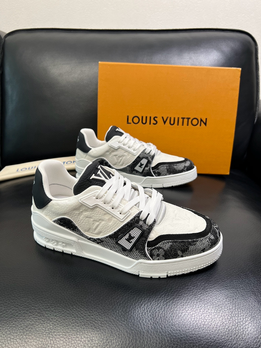 루이비통 Louis Vuitton 스니커즈