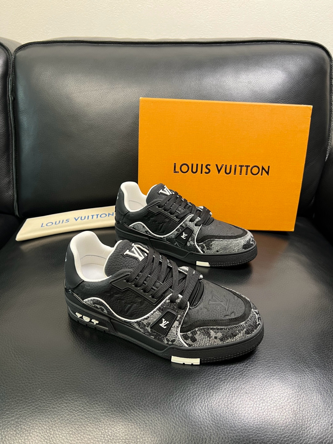 루이비통 Louis Vuitton 스니커즈