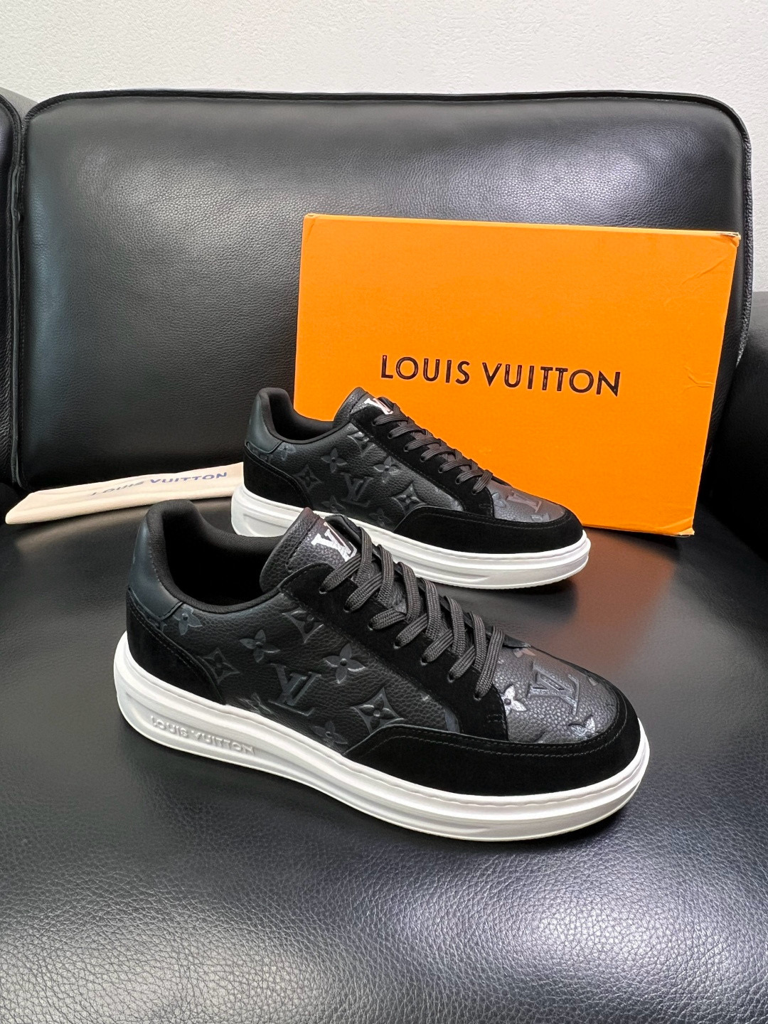 루이비통 Louis Vuitton 스니커즈