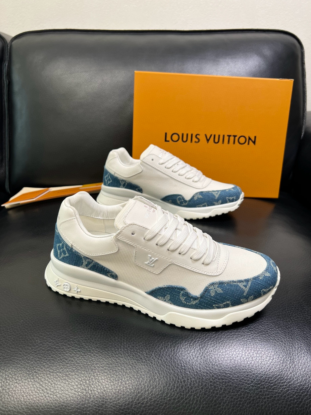 루이비통 Louis Vuitton Run Away 스니커즈