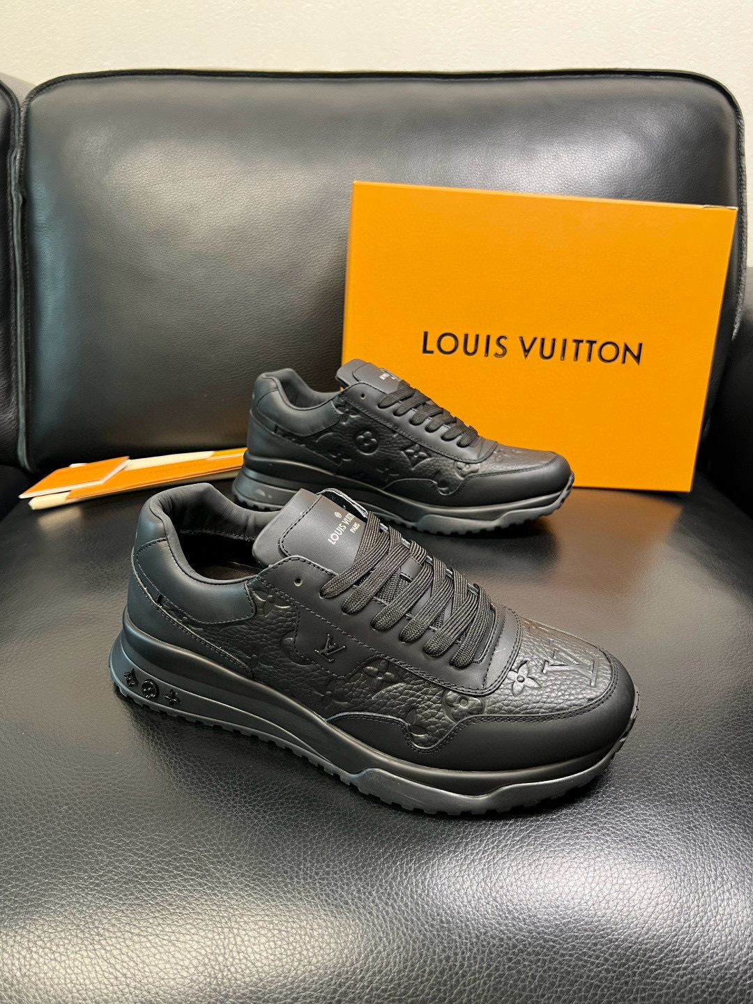 루이비통 Louis Vuitton 스니커즈