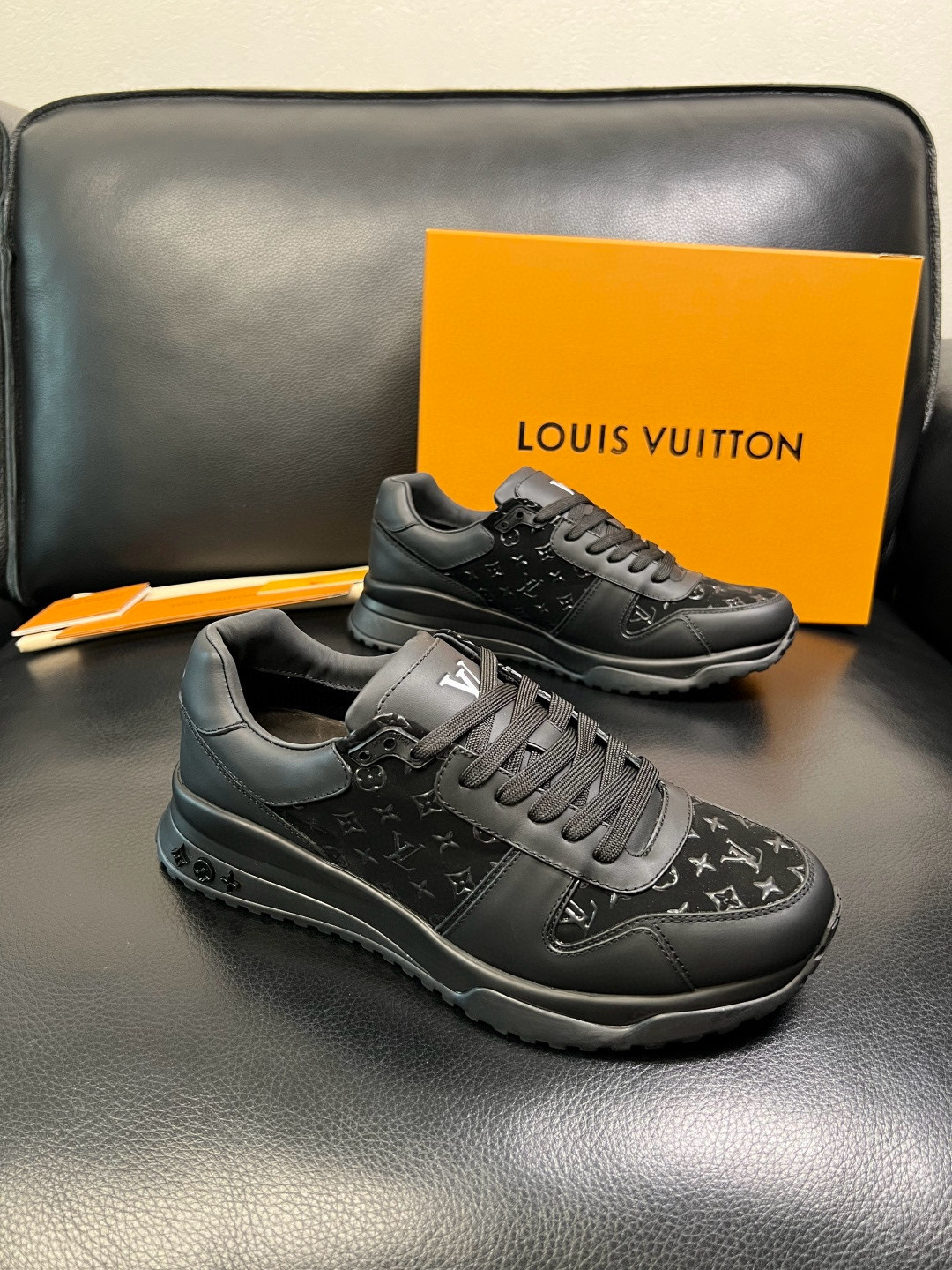 루이비통 Louis Vuitton 스니커즈