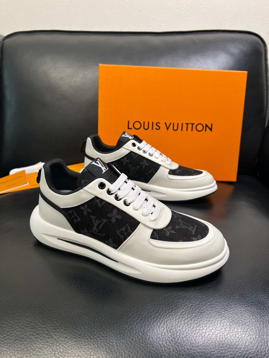 루이비통 Louis Vuitton 스니커즈