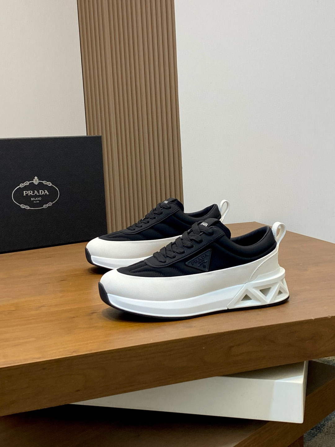 프라다 Prada 스니커즈