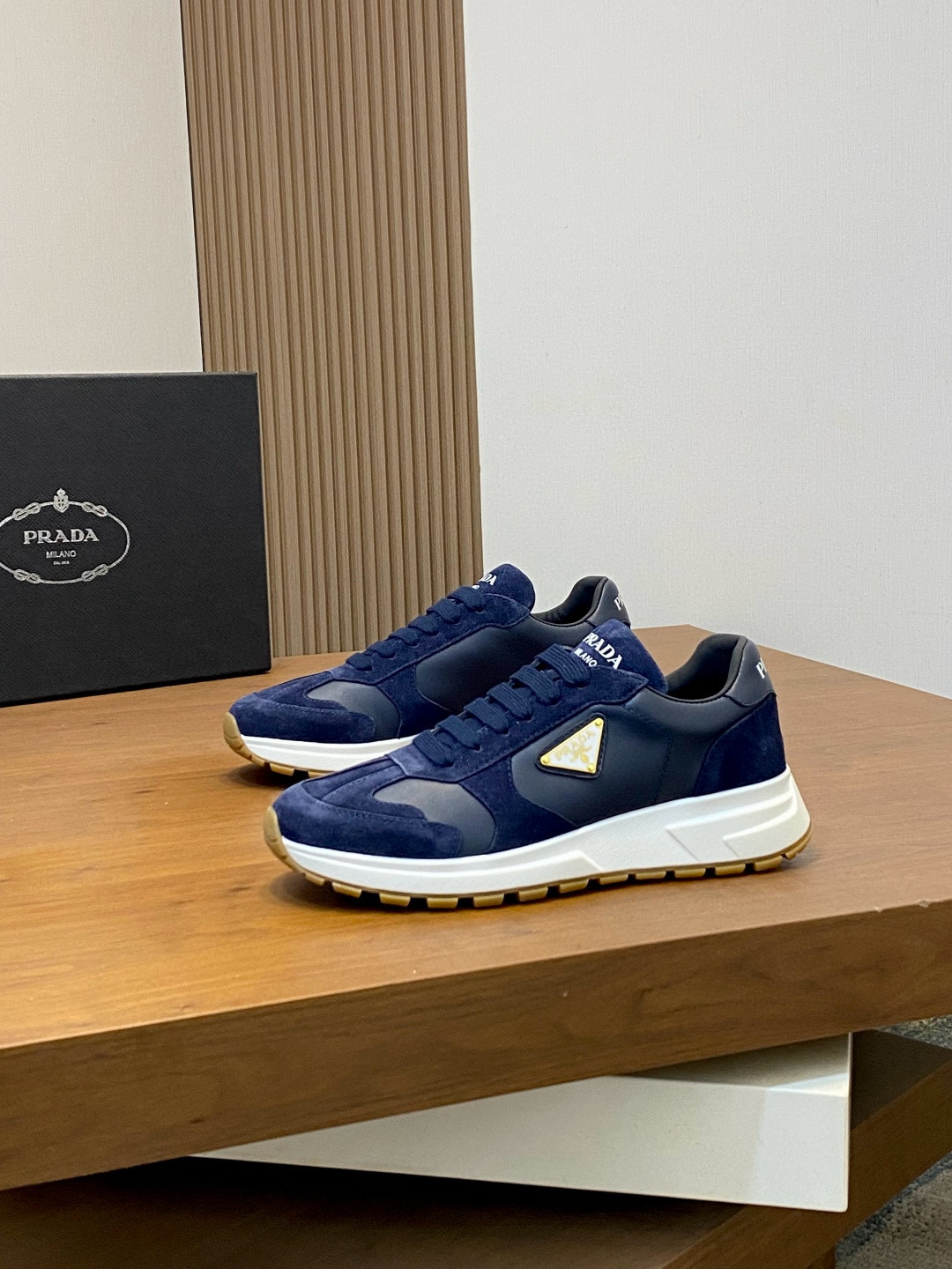 프라다 Prada 스니커즈