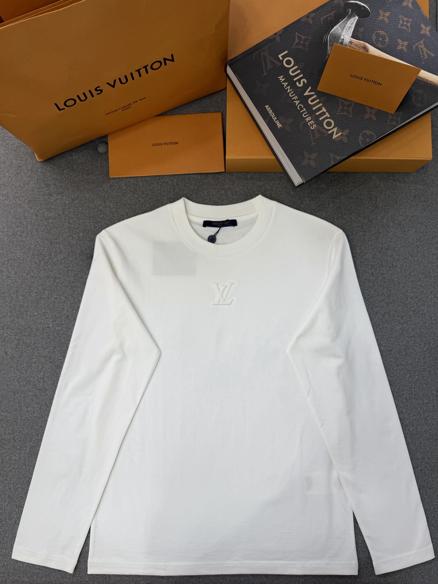 루이비통 Louis Vuitton 긴팔 티셔츠