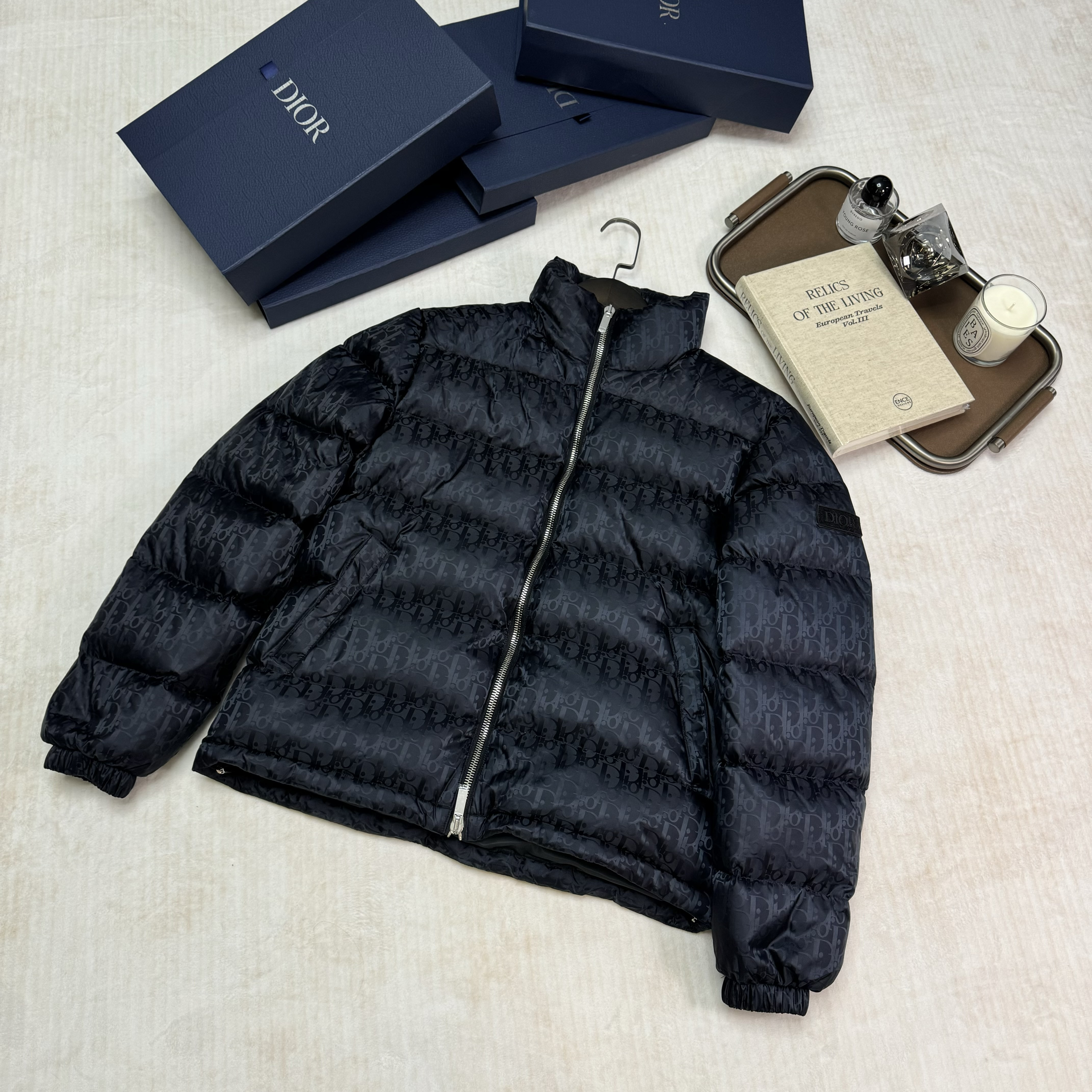 디올 Dior 다운재킷