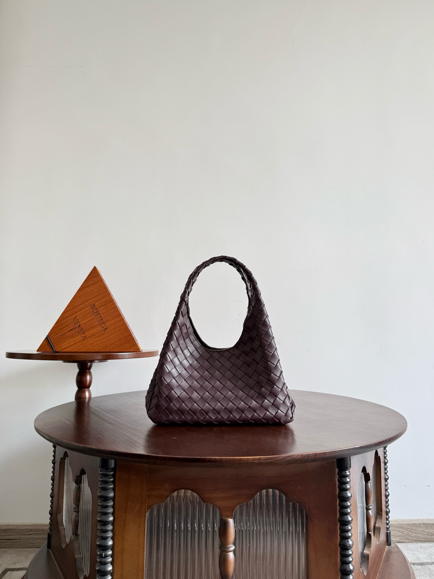 보테가베네타 Bottega Veneta 854248 Small Campana 28cm