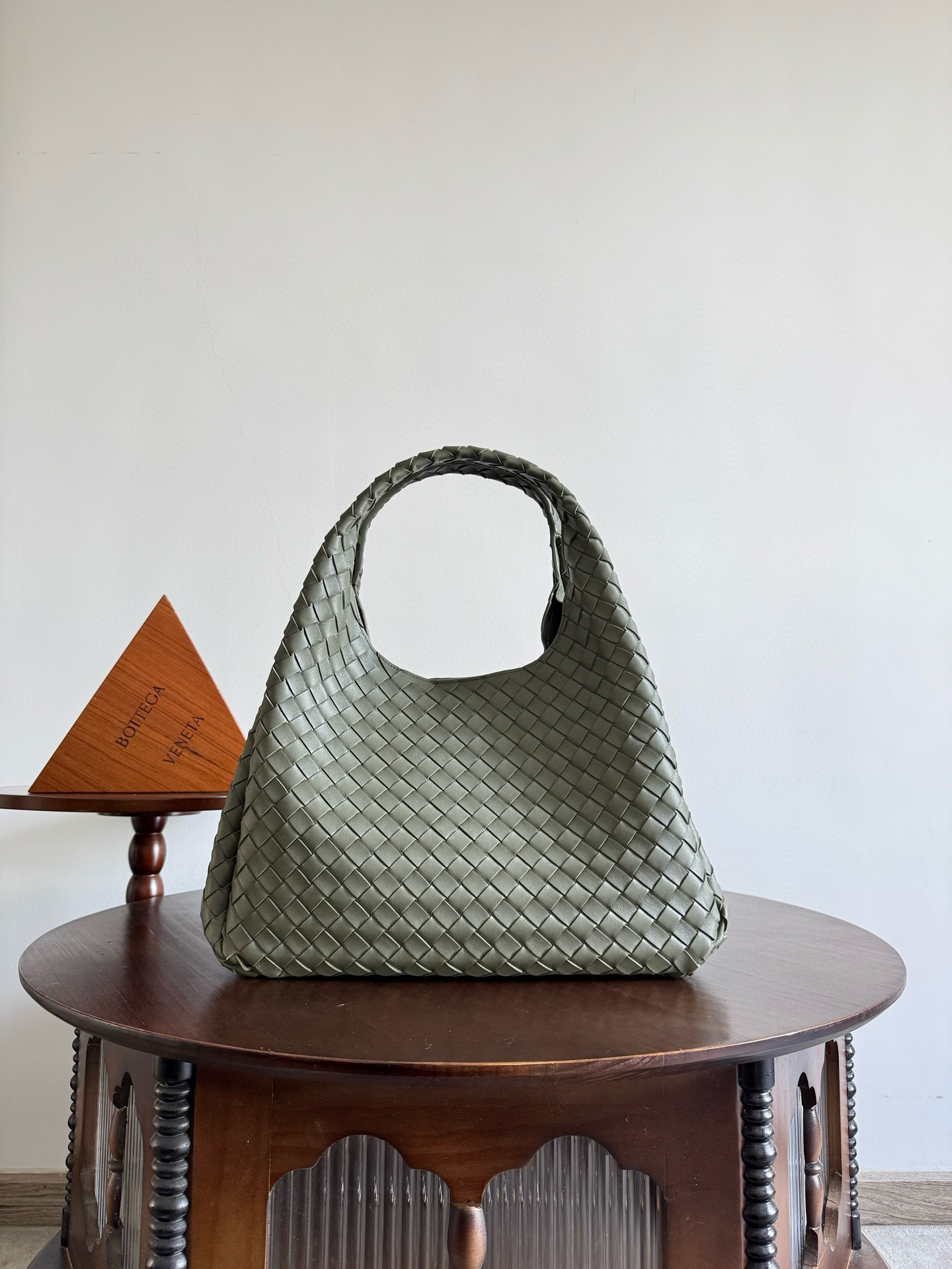 보테가 베네타 Bottega Veneta 844250 Campana 39cm