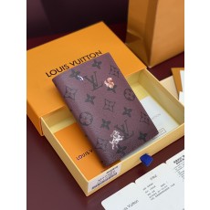 루이비통 Louis Vuitton M27052 passport case