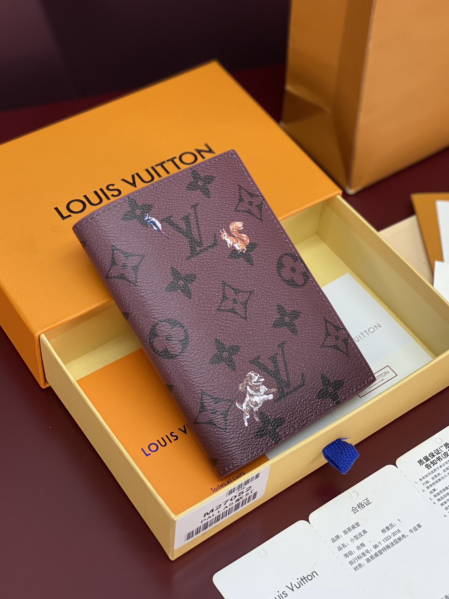 루이비통 Louis Vuitton M27052 passport case