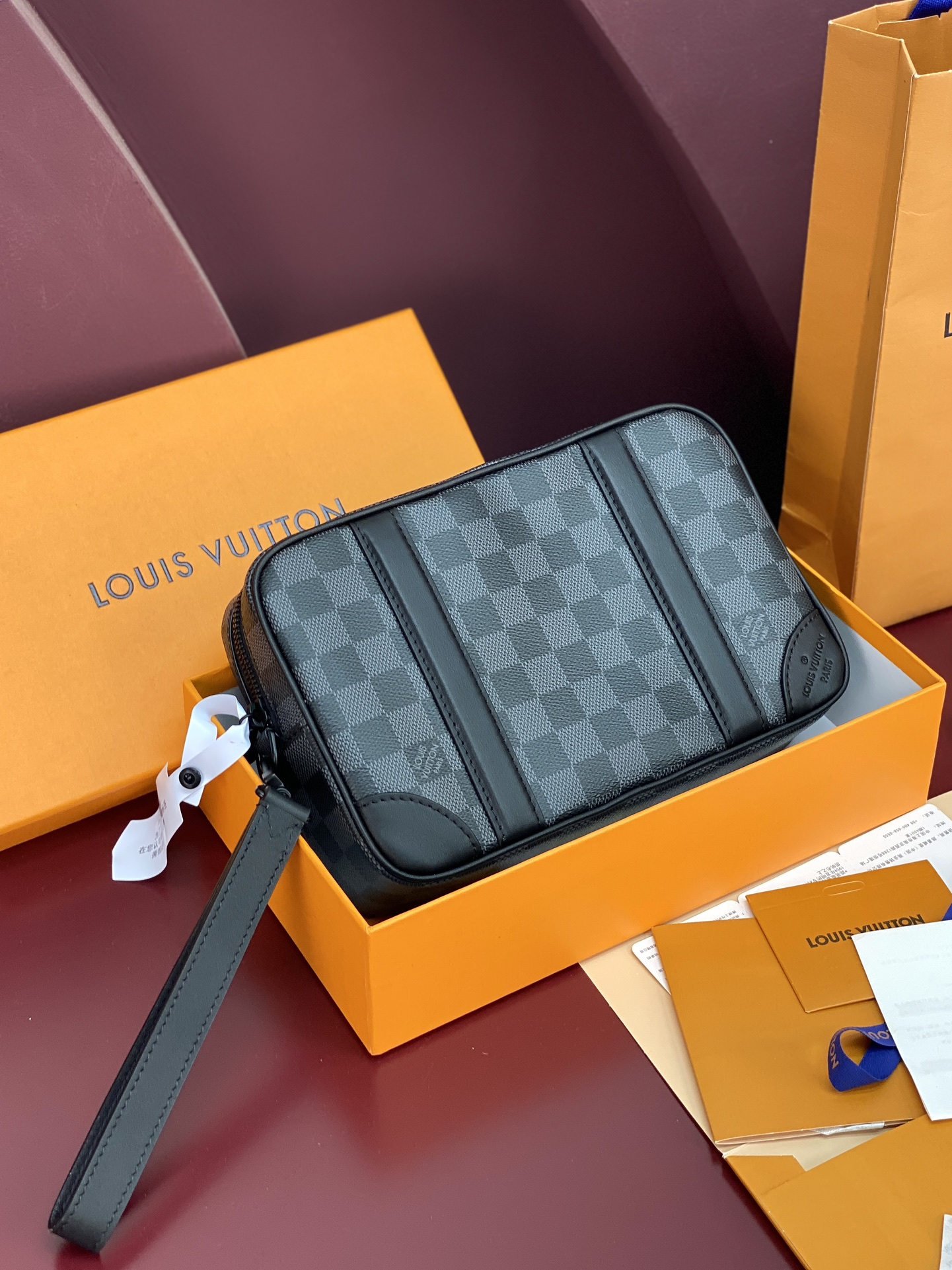루이비통 Louis Vuitton M82076 POCHETTE KASAI 클러치 25cm