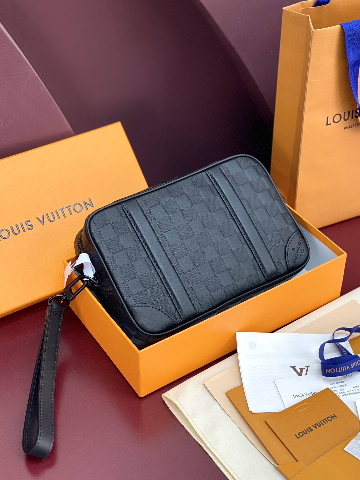 루이비통 Louis Vuitton M82076 POCHETTE KASAI 클러치 25cm