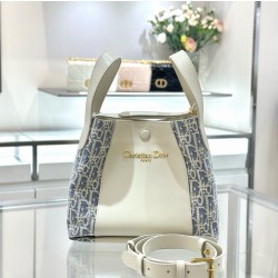디올 Dior Small Signature Bucket Bag Oblique Jacquard White 21cm