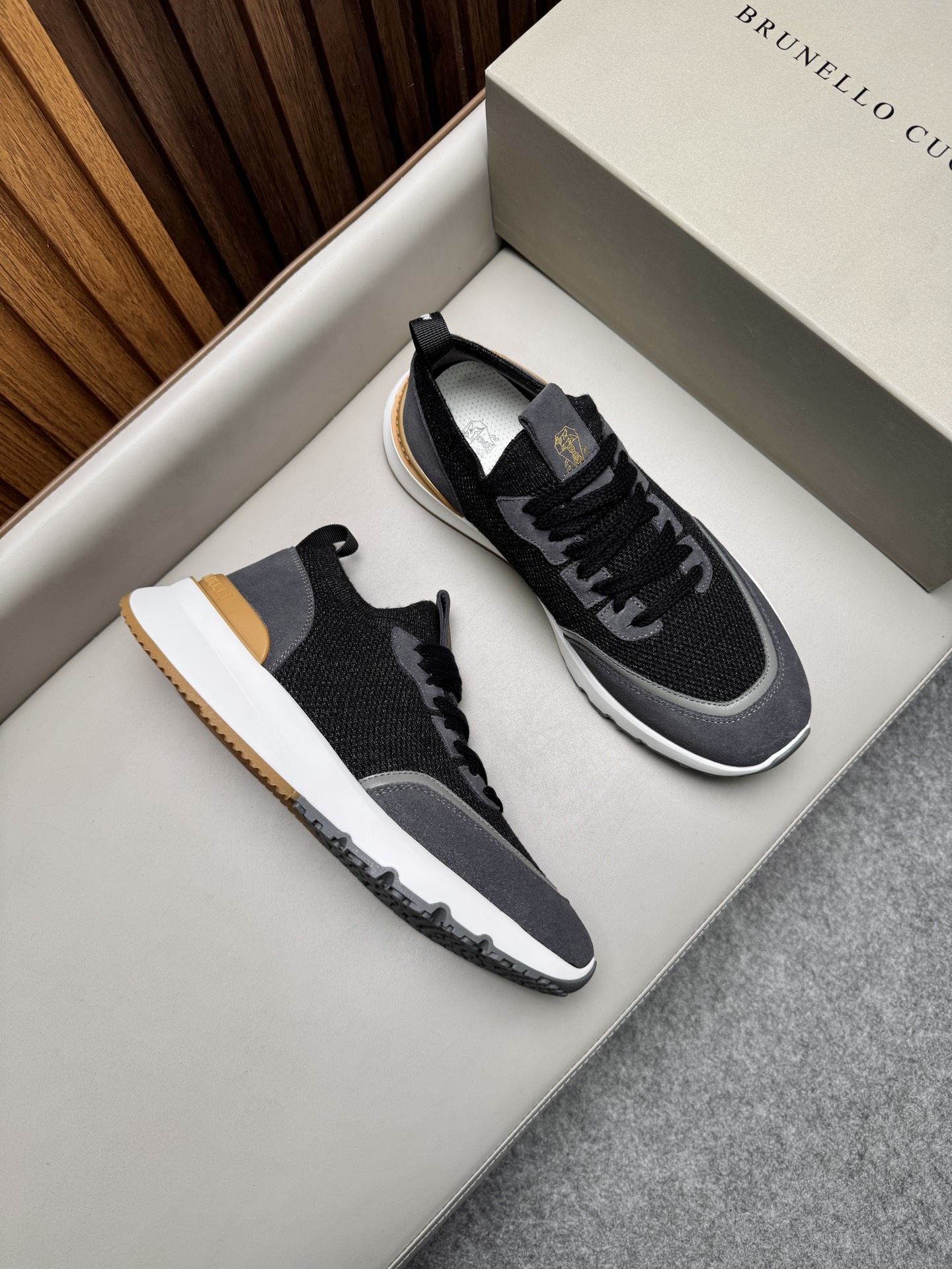 브루넬로 쿠치넬리 Brunello Cucinelli 스니커즈