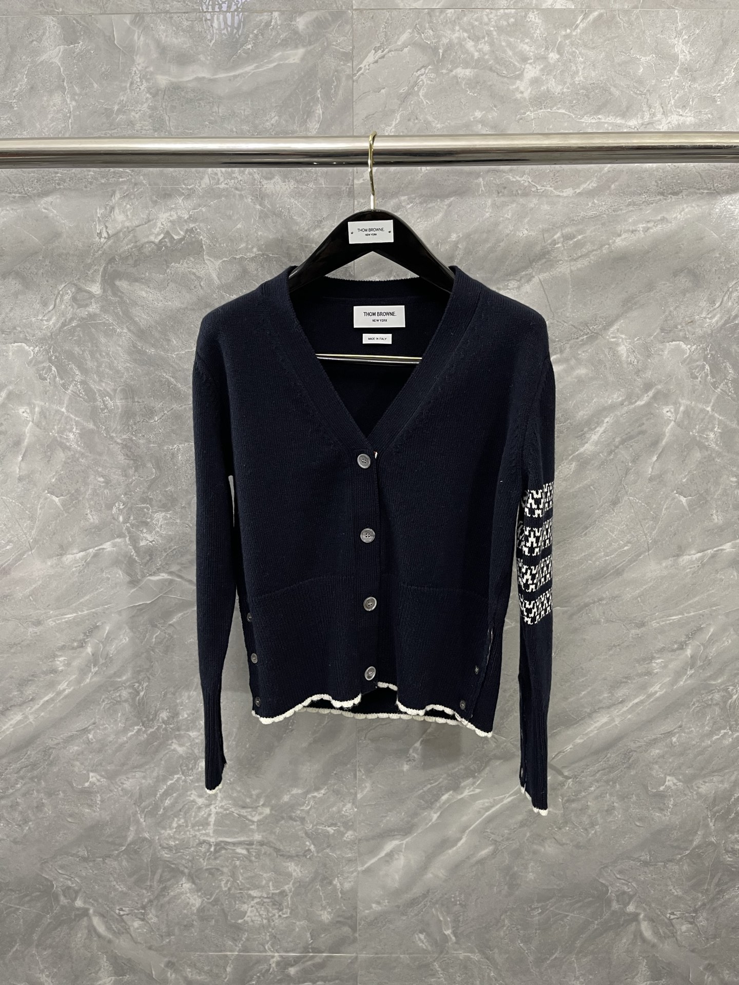 톰브라운 Thom Browne 가디건