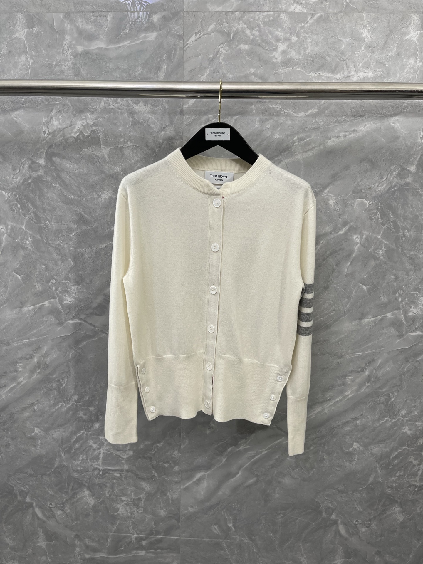 톰브라운 Thom Browne 가디건