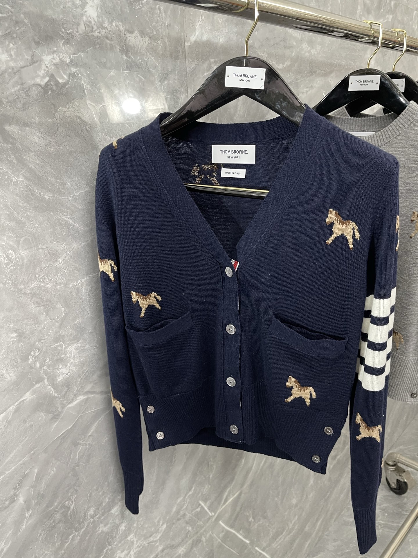 톰브라운 Thom Browne 가디건