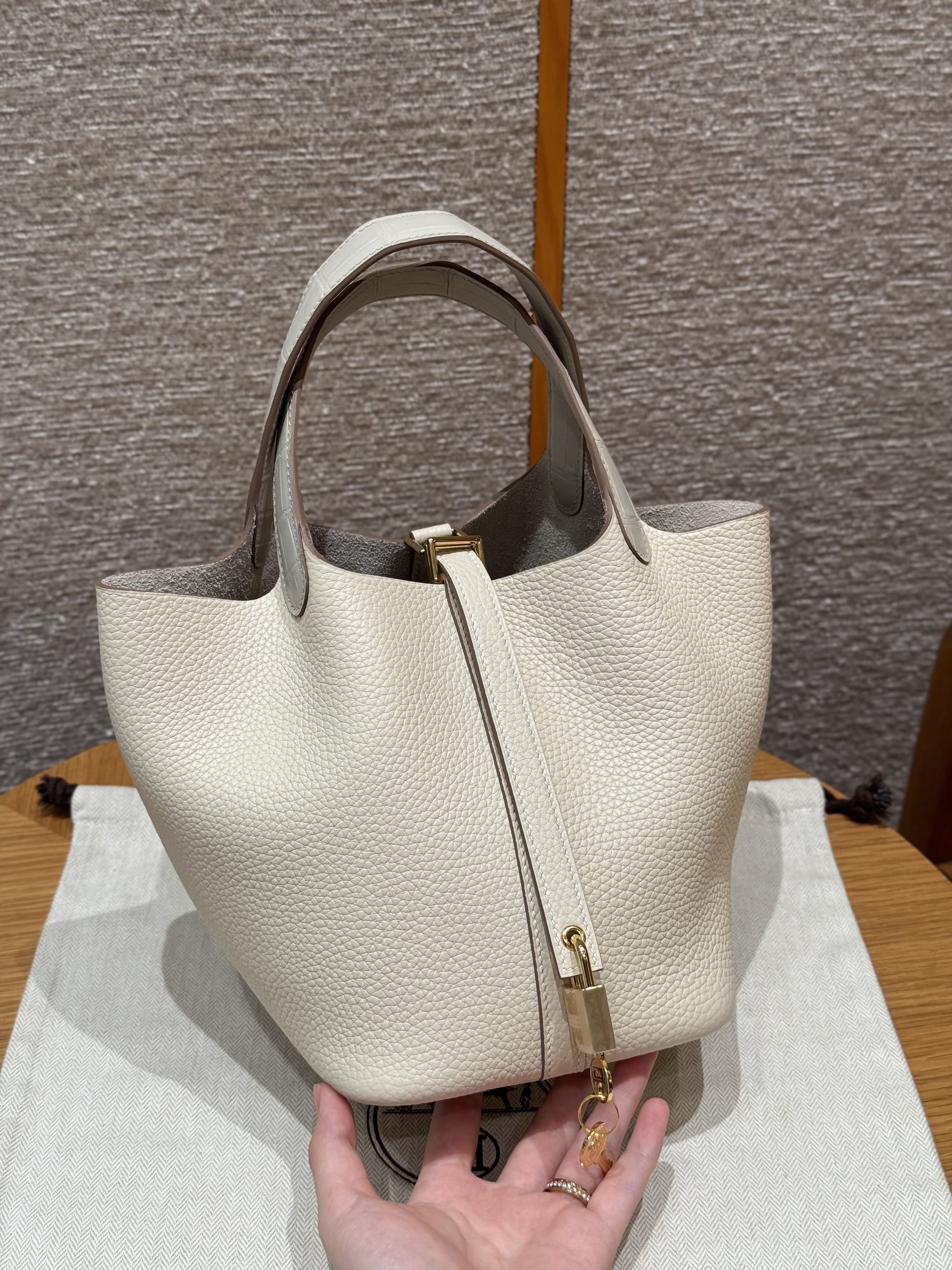 에르메스 Hermes Picotin Touch 18cm clemence and Alligator 10 Craie/gold