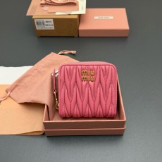 미우 미우 MIU MIU 5MO522 MATELASS 지갑 10.2cm