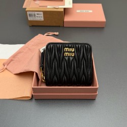 미우 미우 MIU MIU 5MO522 MATELASS 지갑 10.2cm