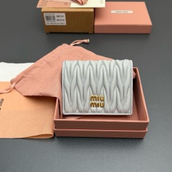 미우 미우 MIU MIU 5MV204 MATELASS 지갑 11.2cm