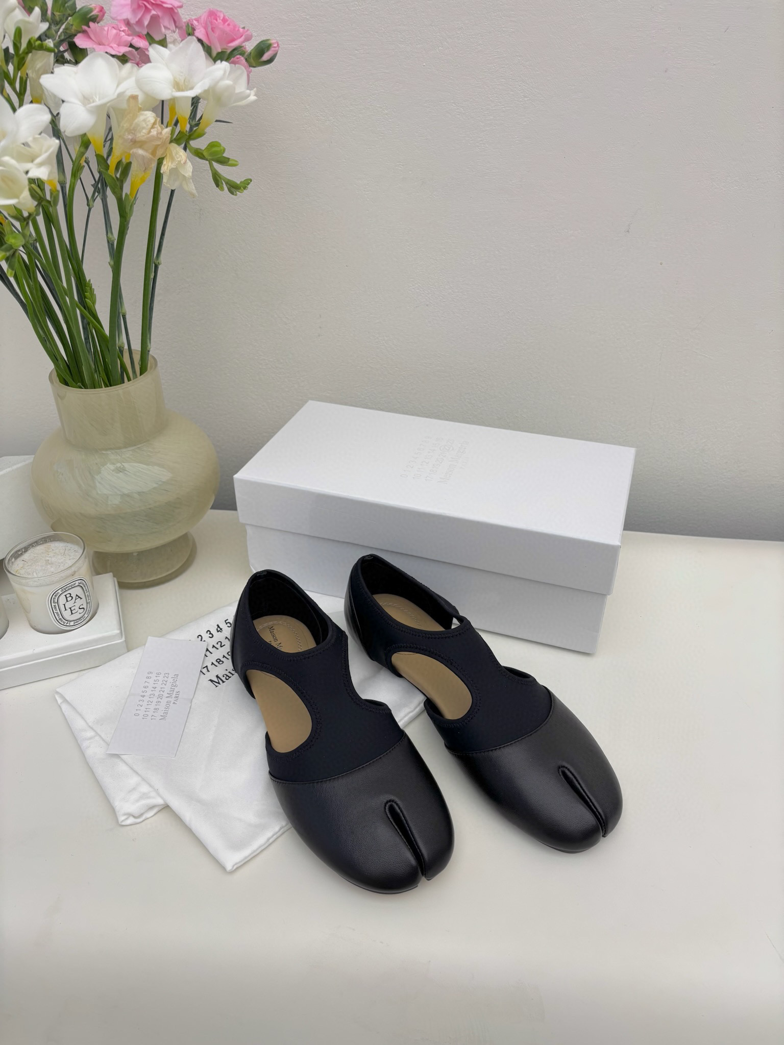 발렌시아가 Maison Margiela Tabi Jazz Slipper Black