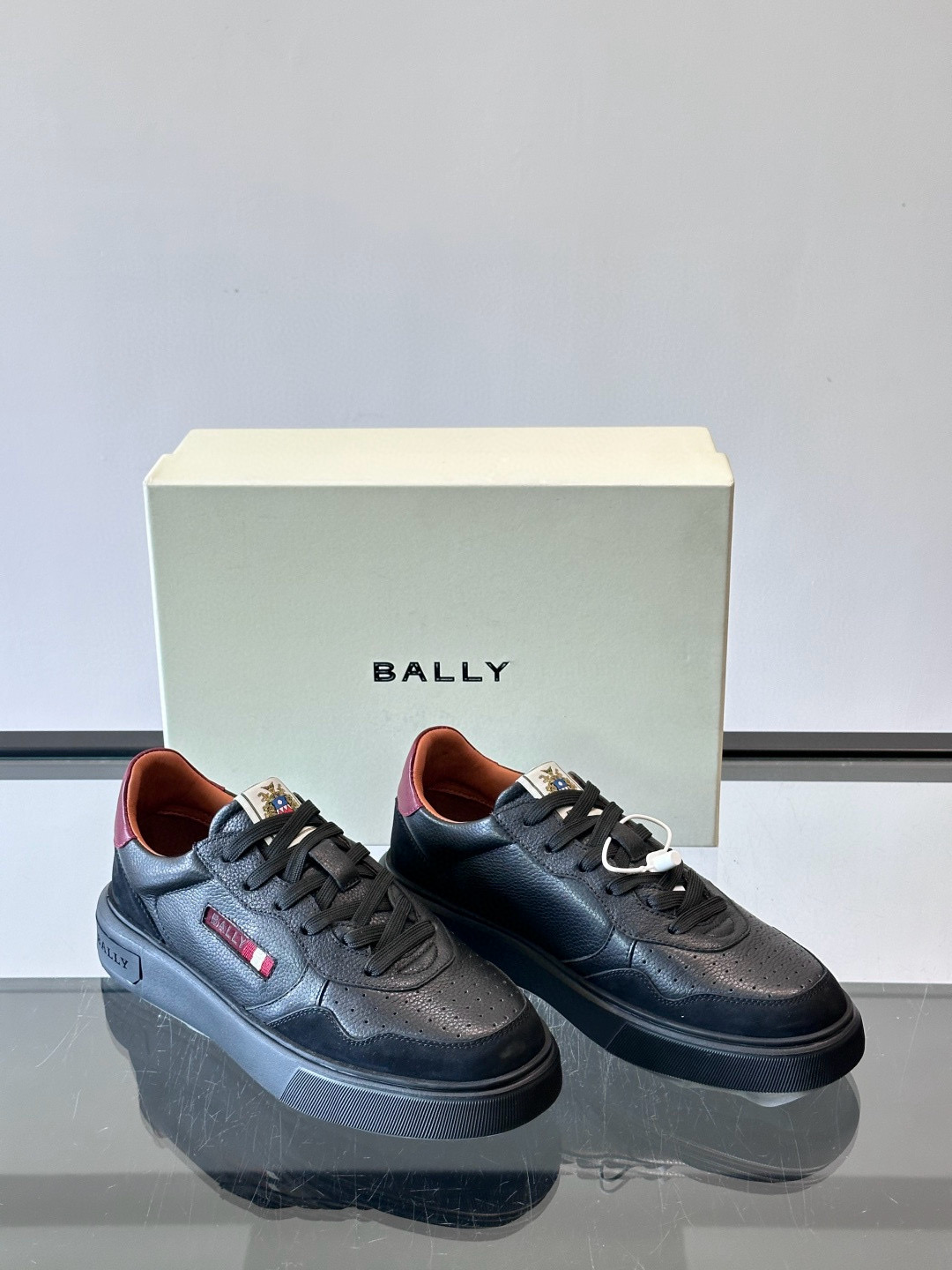 발리 Bally 스니커즈