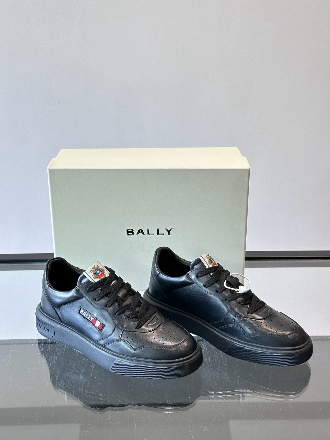 발리 Bally 스니커즈