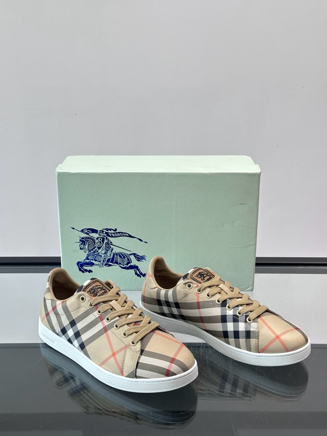 버버리 Burberry 스니커즈