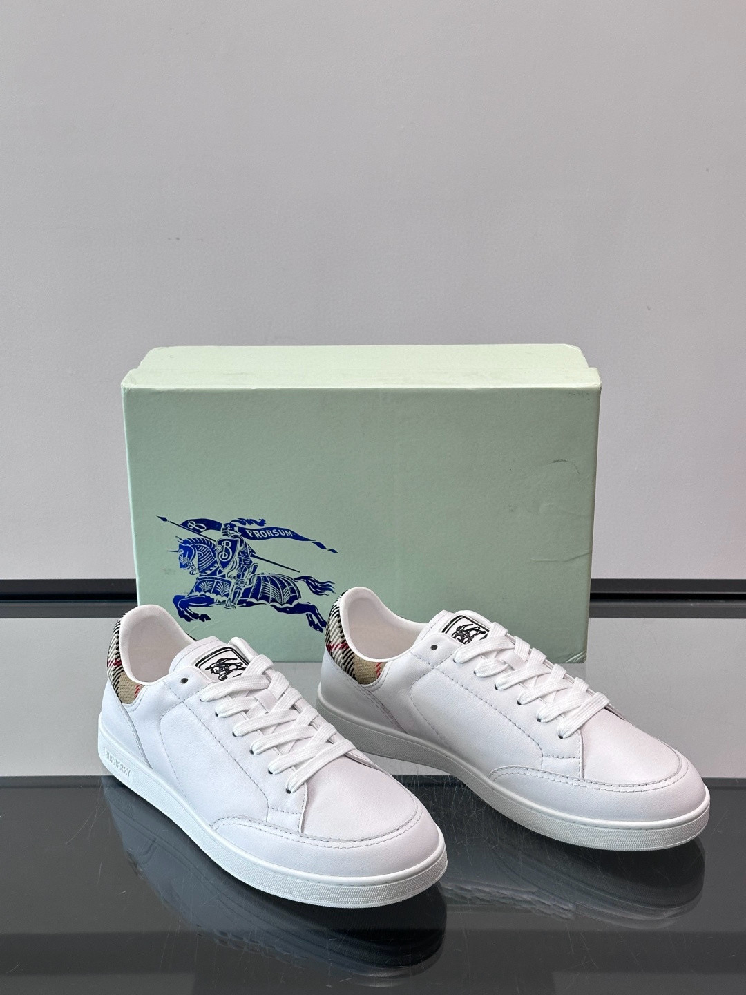 버버리 Burberry 스니커즈 White