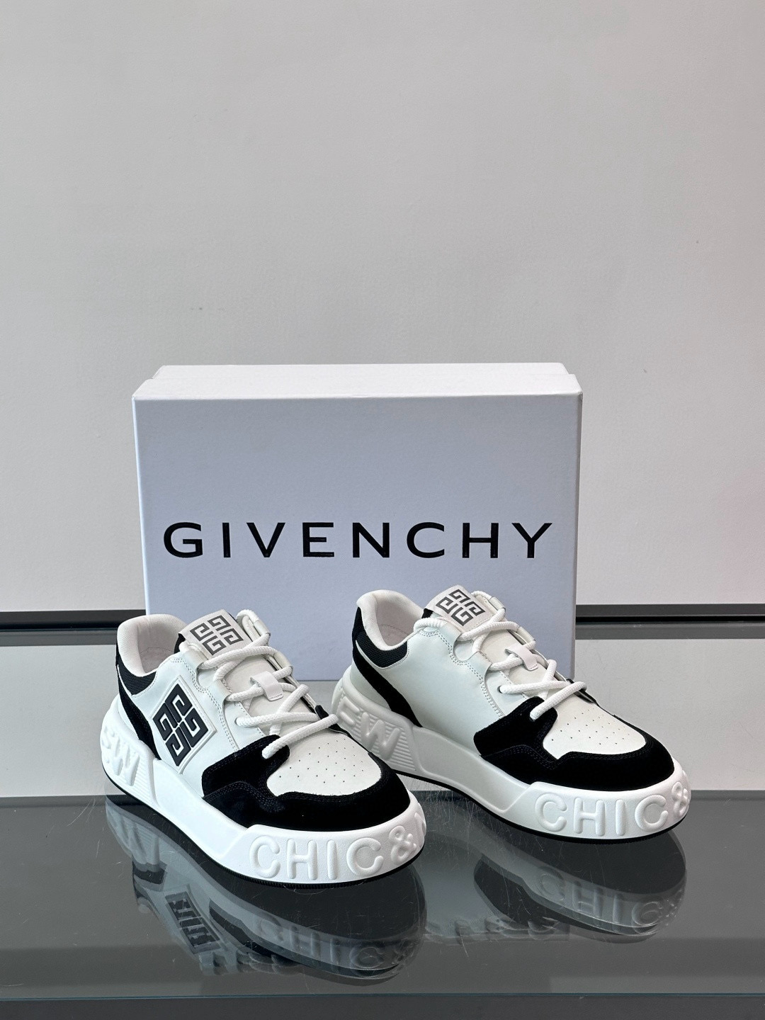 지방시 Givenchy 스니커즈
