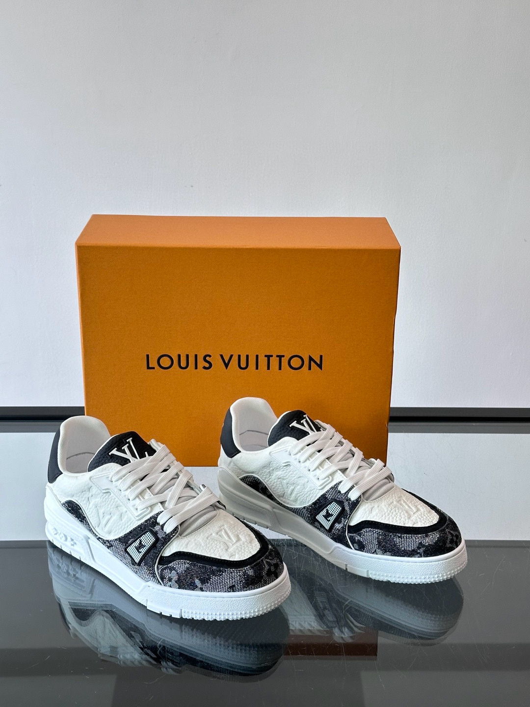 루이비통 Louis Vuitton Trainer 스니커즈