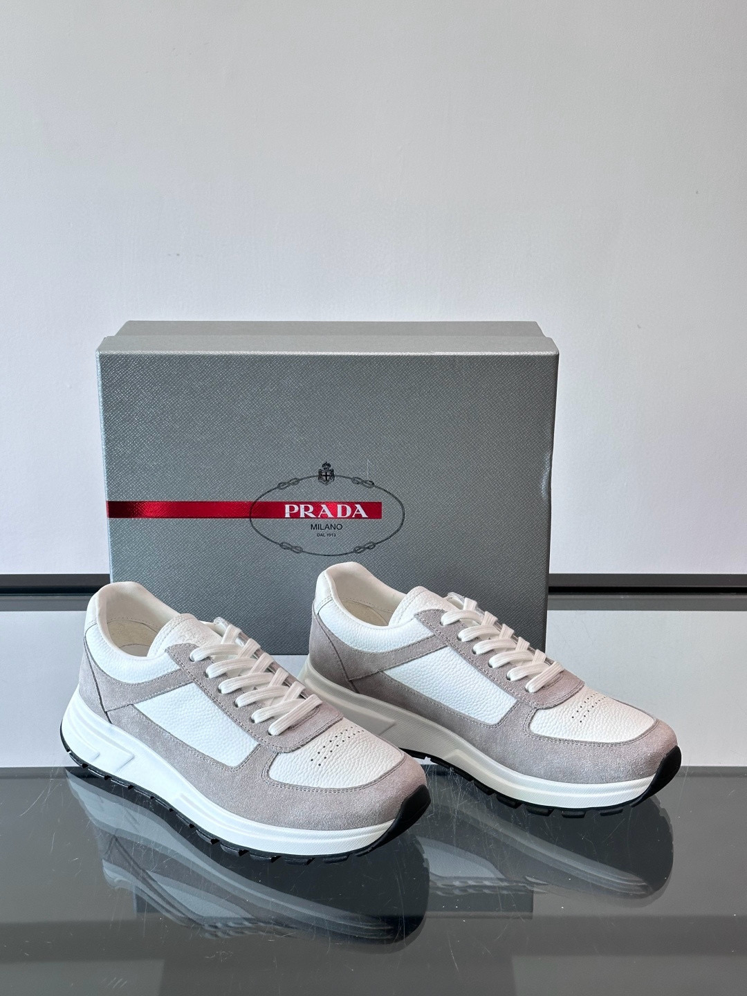 프라다 Prada 스니커즈