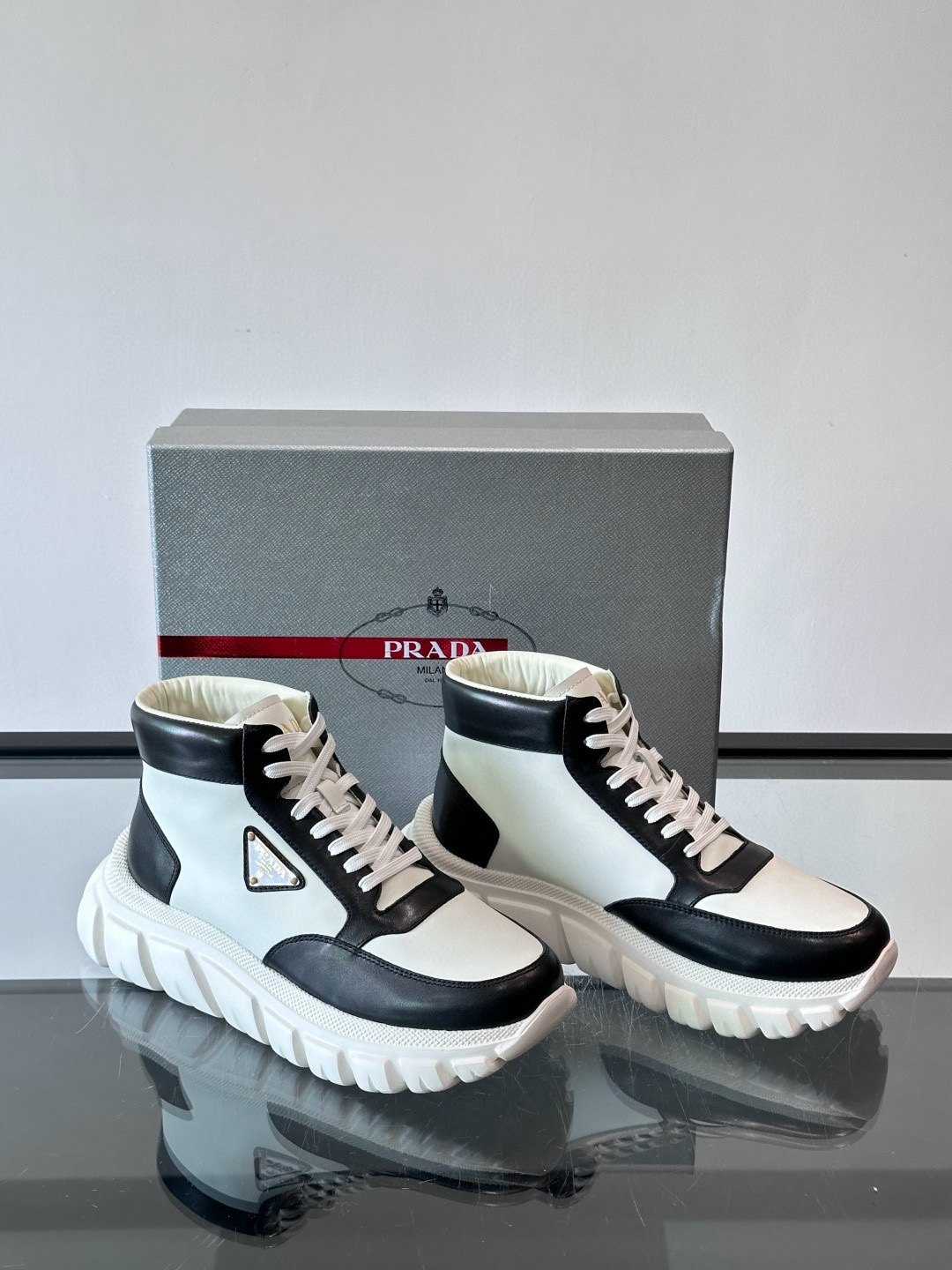 프라다 Prada 스니커즈