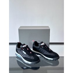 톰브라운 Thom Browne 스니커즈