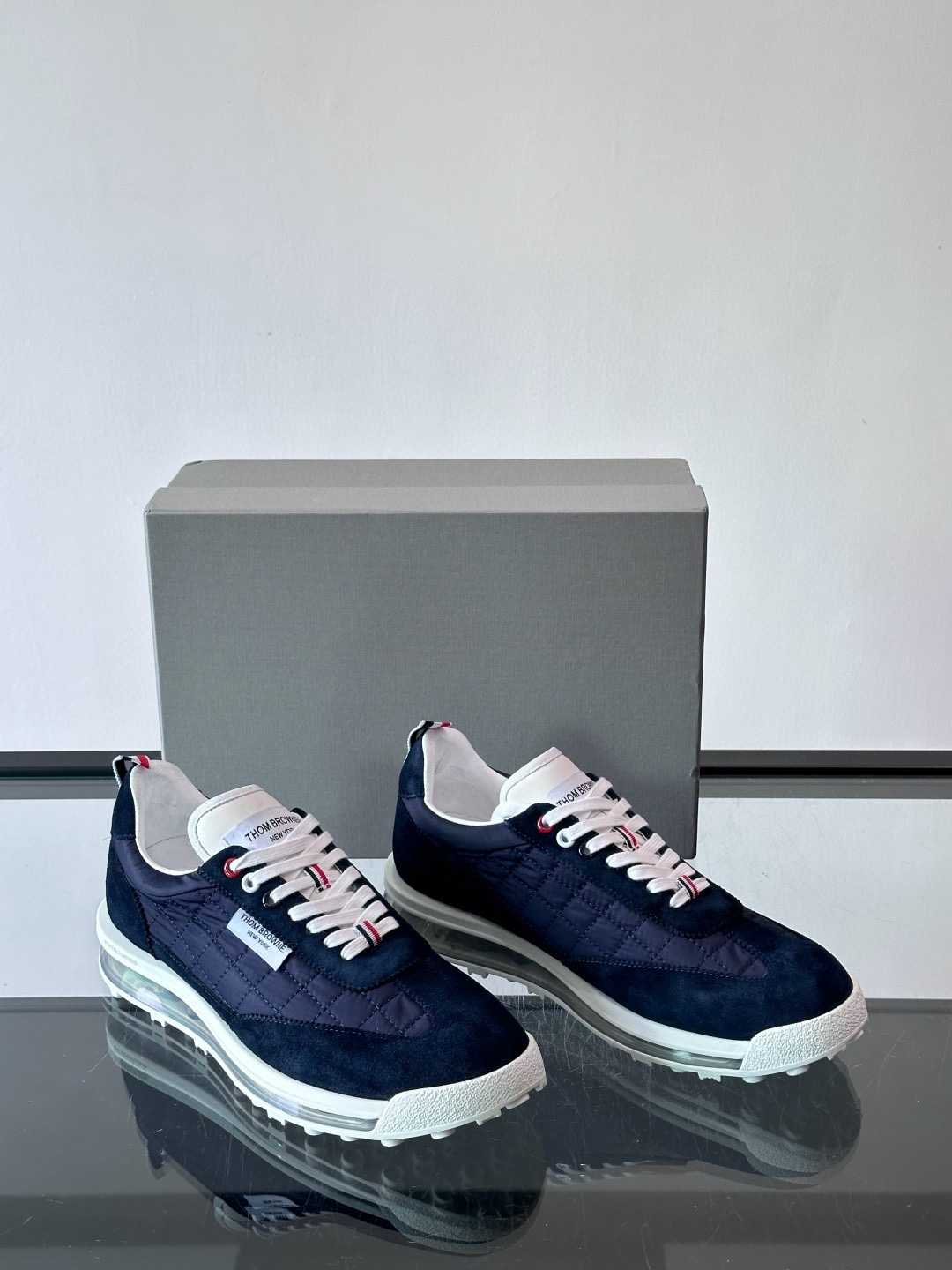 톰브라운 Thom Browne 스니커즈