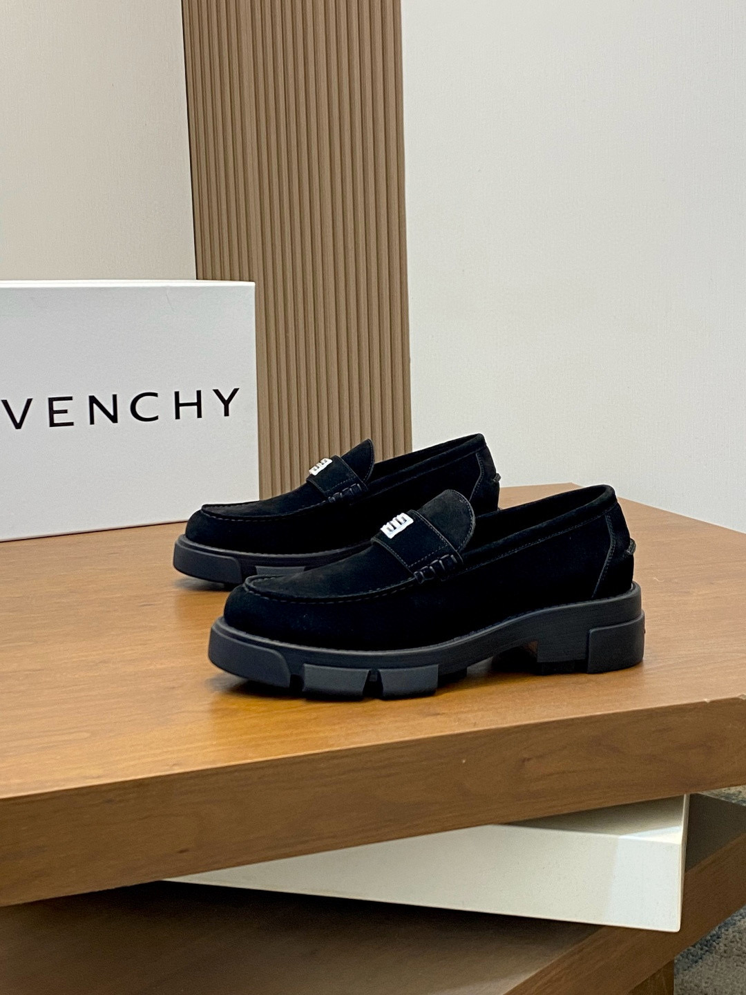 지방시 Givenchy Show 스니커즈