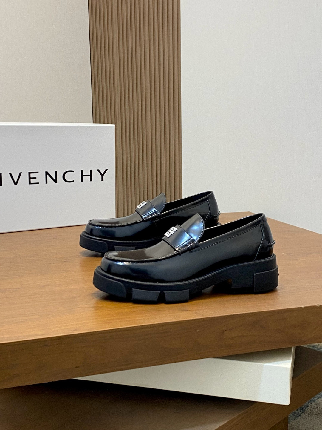 지방시 Givenchy Show 스니커즈