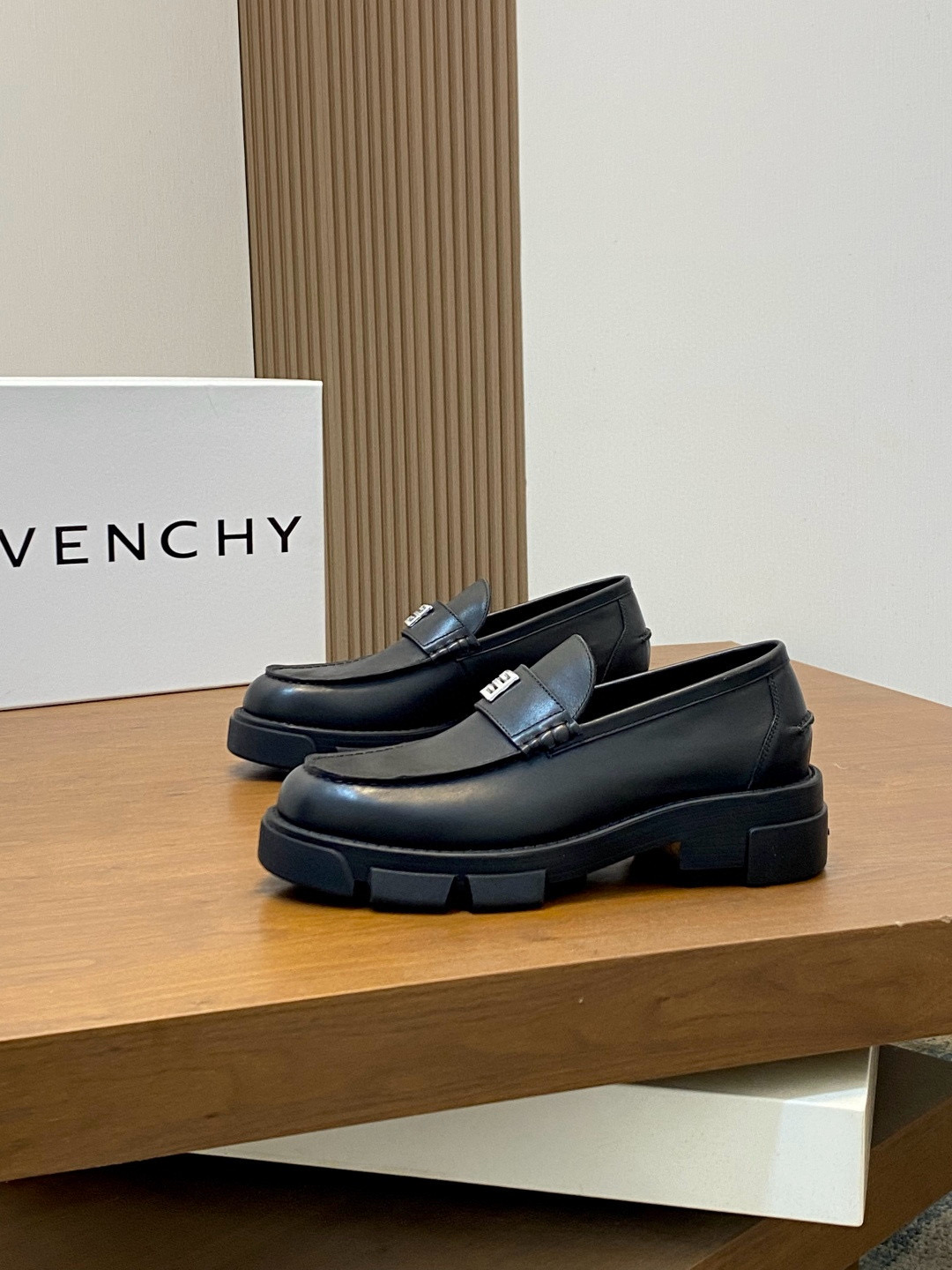 지방시 Givenchy Show 스니커즈