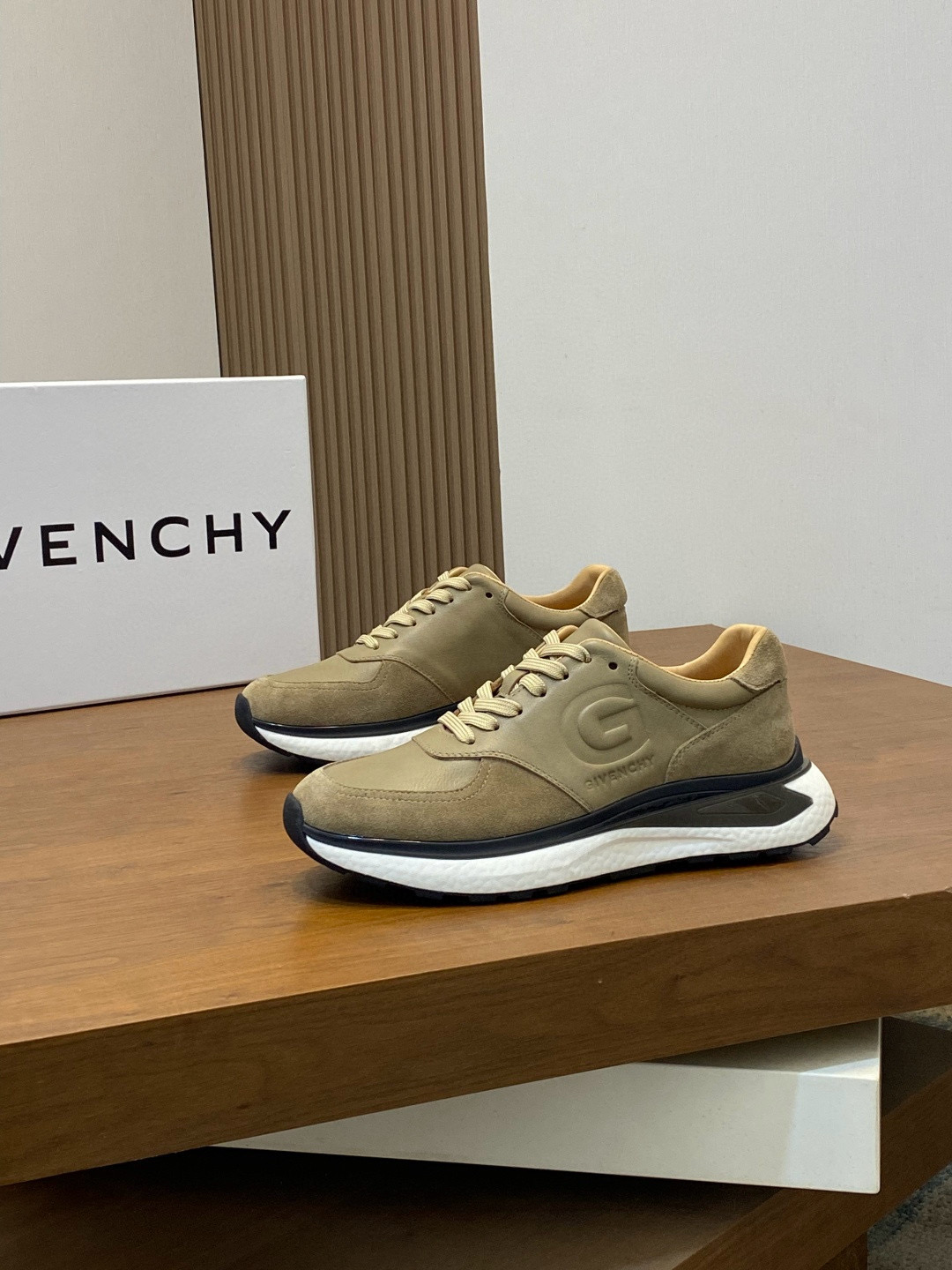 지방시 Givenchy 스니커즈