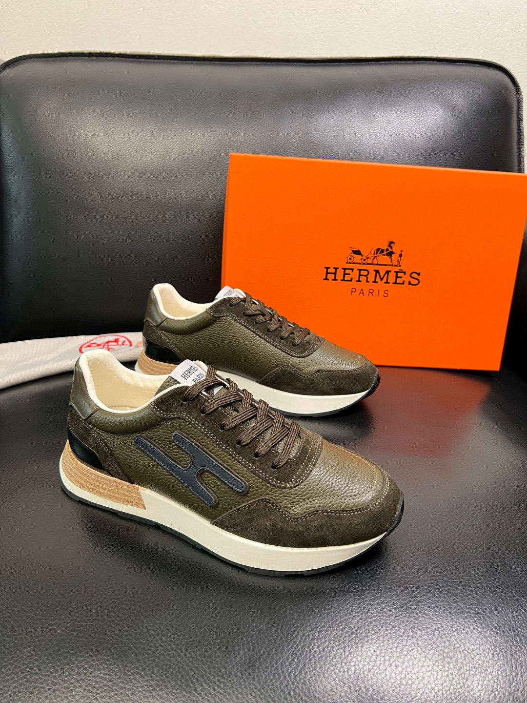 에르메스 Hermes 스니커즈