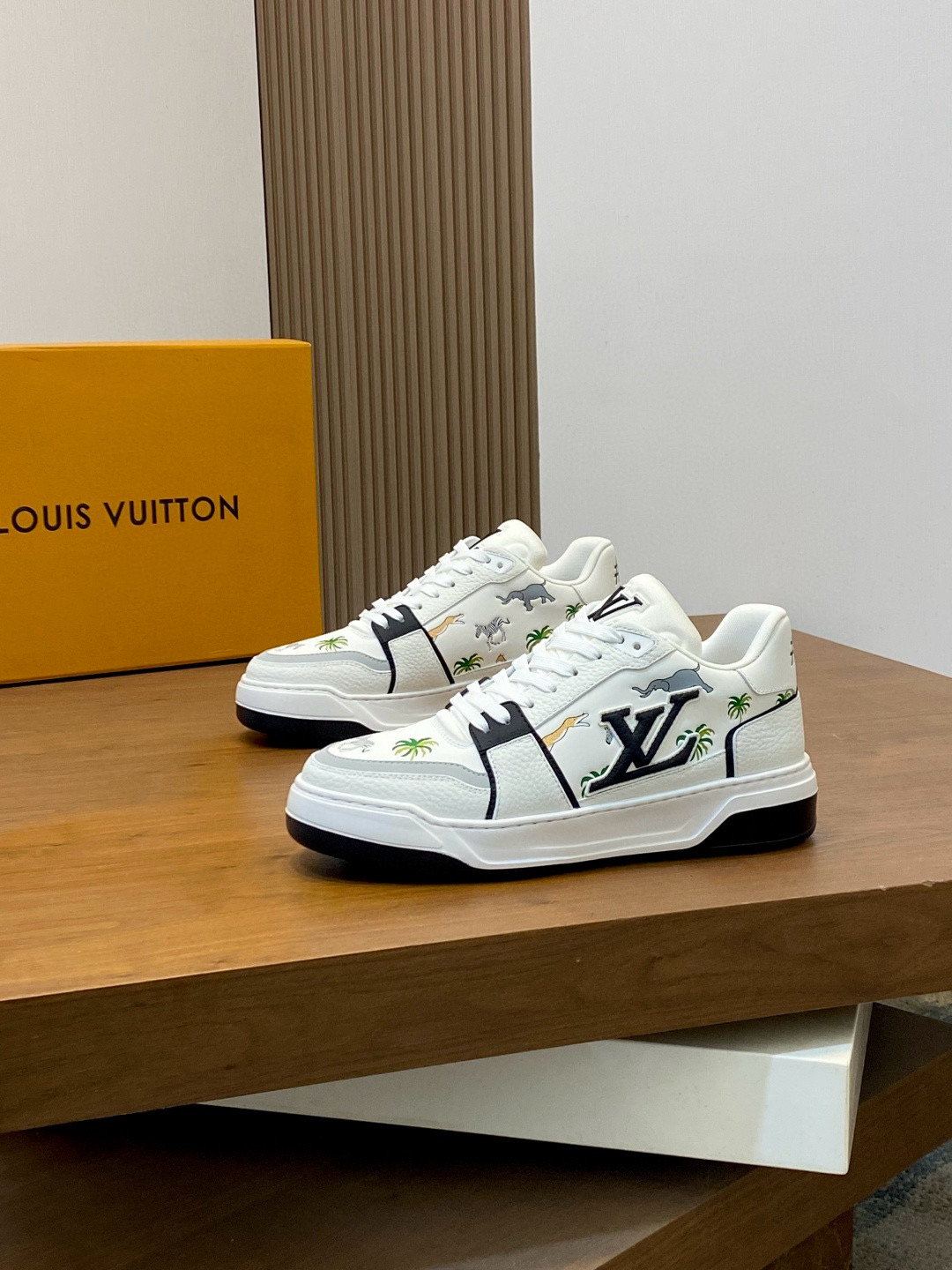 루이비통 Louis Vuitton Trainer 스니커즈