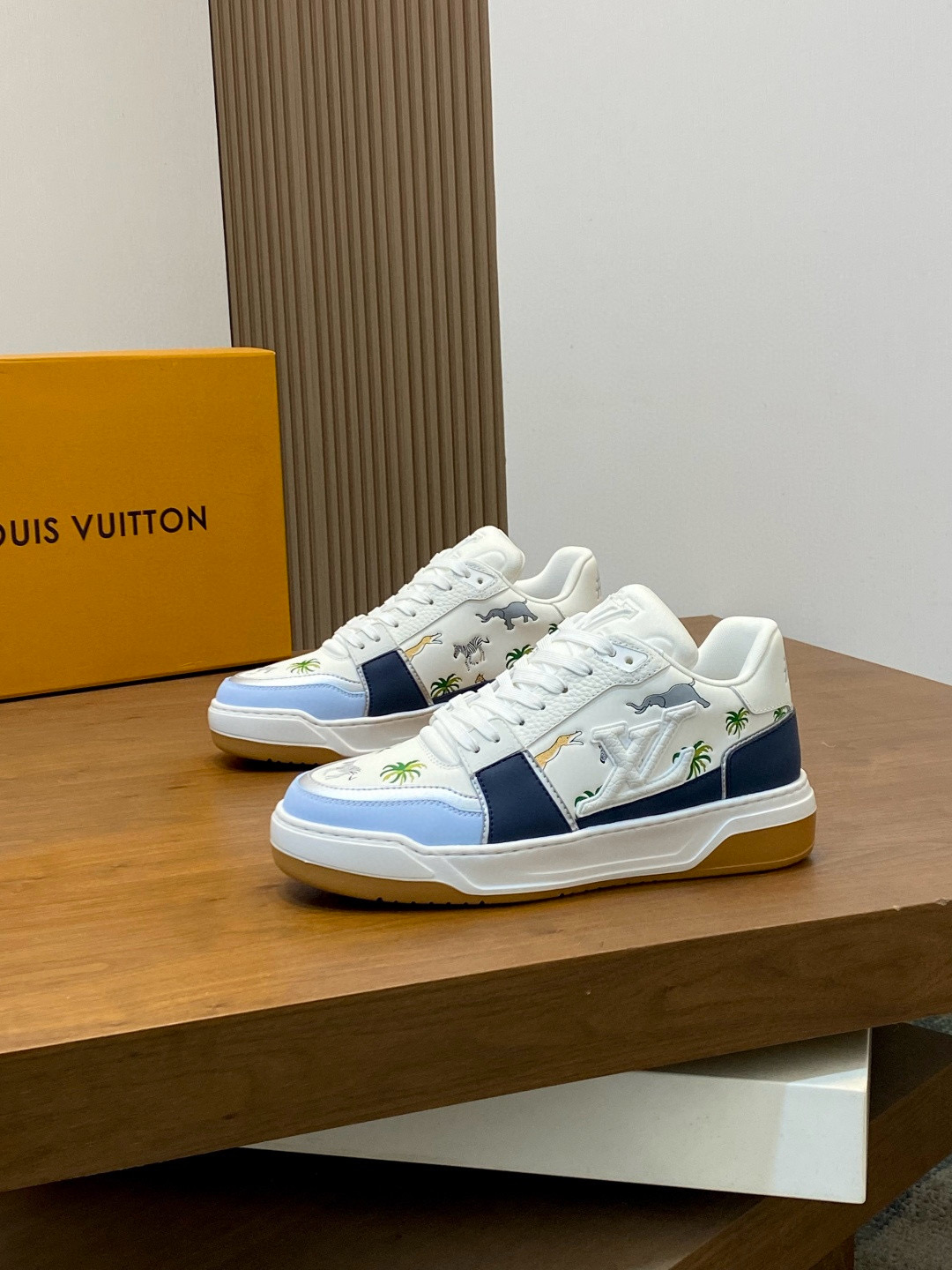 루이비통 Louis Vuitton Trainer 스니커즈